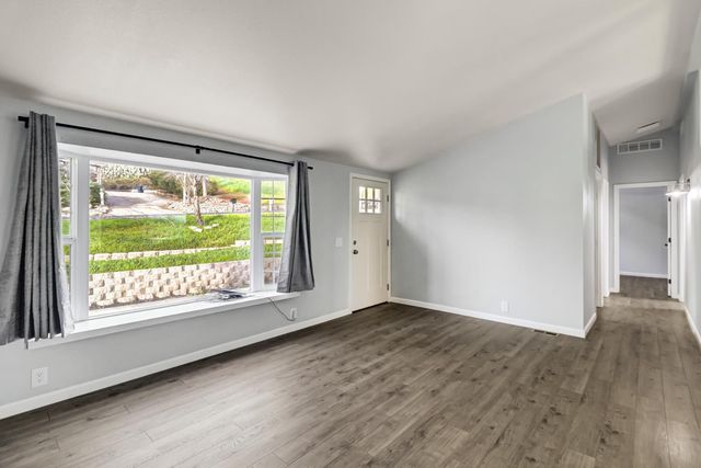 3814 Lakeview Dr, Ione, CA 95640