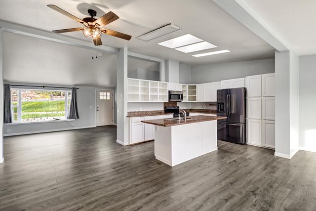 3814 Lakeview Dr, Ione, CA 95640