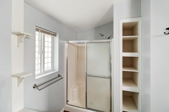 3814 Lakeview Dr, Ione, CA 95640