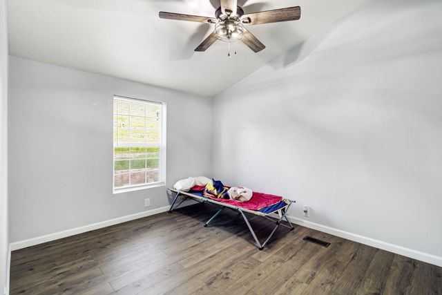 3814 Lakeview Dr, Ione, CA 95640