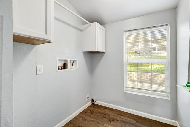 3814 Lakeview Dr, Ione, CA 95640