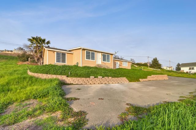 3814 Lakeview Dr, Ione, CA 95640
