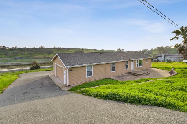 3814 Lakeview Dr, Ione, CA 95640