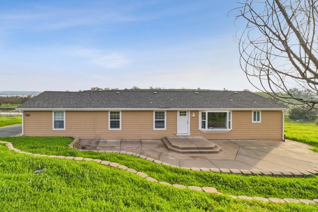 3814 Lakeview Dr, Ione, CA 95640