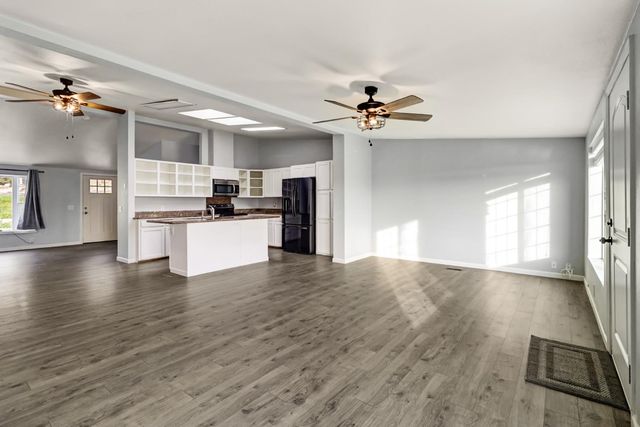 3814 Lakeview Dr, Ione, CA 95640