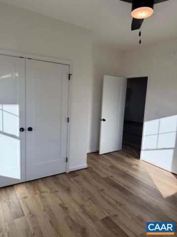 677 PINEY MOUNTAIN RD, Appomattox, VA 24522