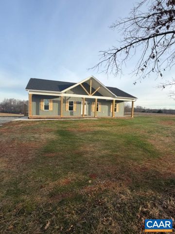 677 PINEY MOUNTAIN RD, Appomattox, VA 24522