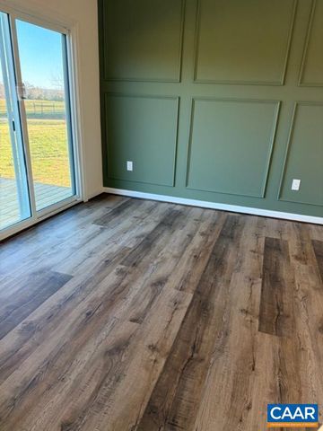 677 PINEY MOUNTAIN RD, Appomattox, VA 24522