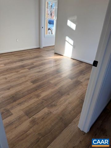 677 PINEY MOUNTAIN RD, Appomattox, VA 24522