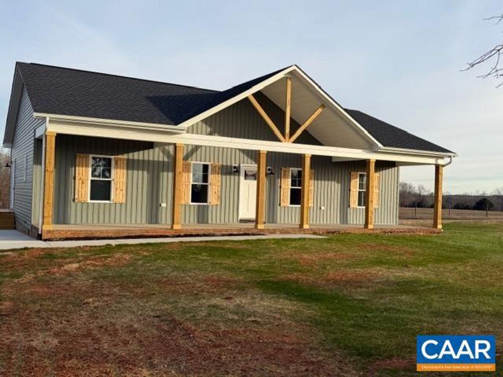 677 PINEY MOUNTAIN RD, Appomattox, VA 24522