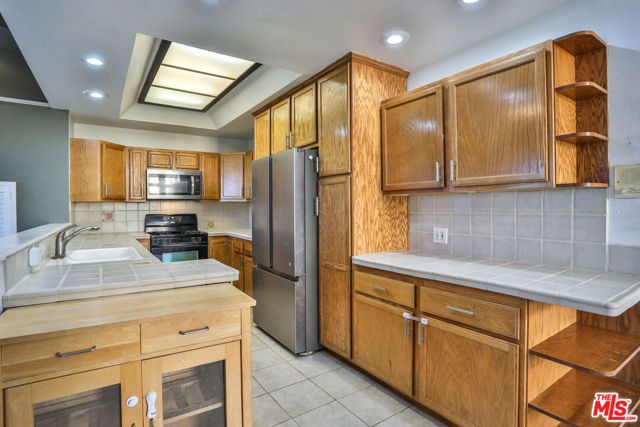 30139 Enchanted Way, Running Springs, CA 92382