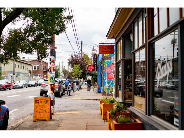 2812 Ne ALBERTA St, Portland, OR 97211