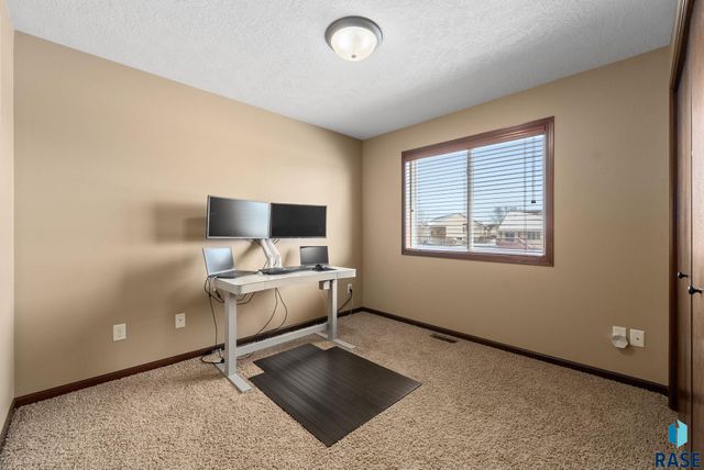 5100 S Culbert Ave Avenue, Sioux Falls, SD 57106