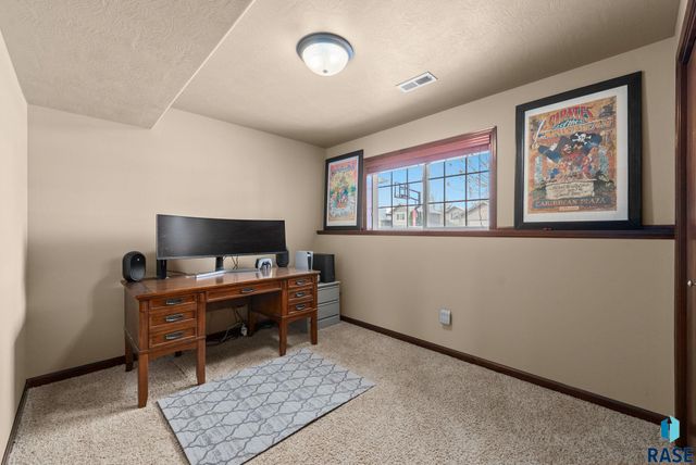 5100 S Culbert Ave Avenue, Sioux Falls, SD 57106