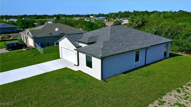 3016 Beacon LN, Labelle, FL 33935