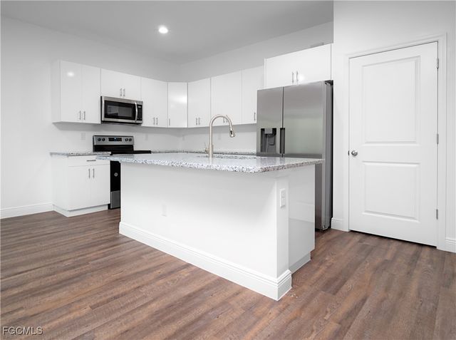 3016 Beacon LN, Labelle, FL 33935