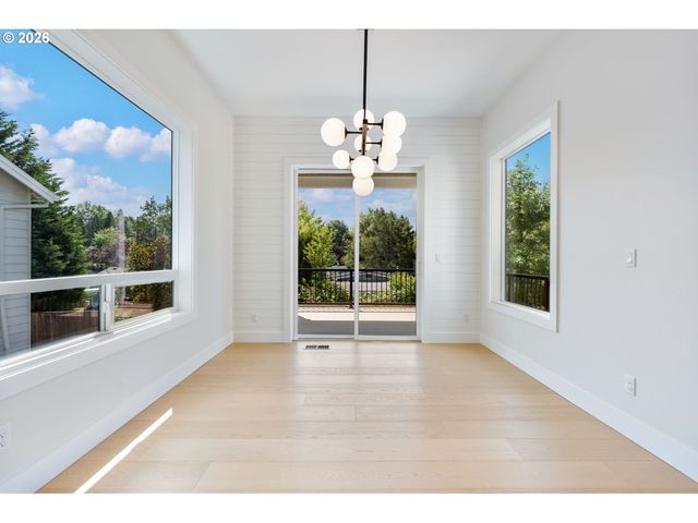 8014 Sw SPRUCE St, Portland, OR 97223