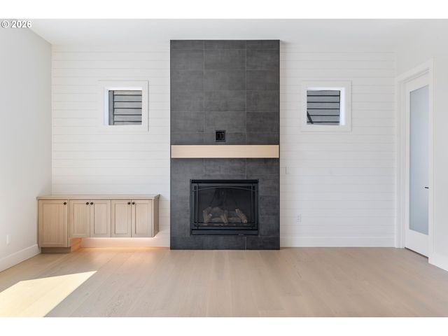 8014 Sw SPRUCE St, Portland, OR 97223