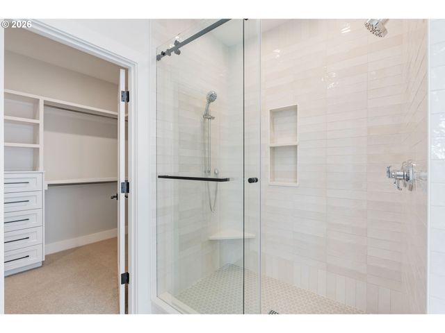 8014 Sw SPRUCE St, Portland, OR 97223