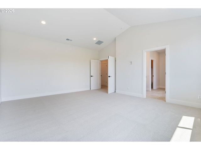 8014 Sw SPRUCE St, Portland, OR 97223