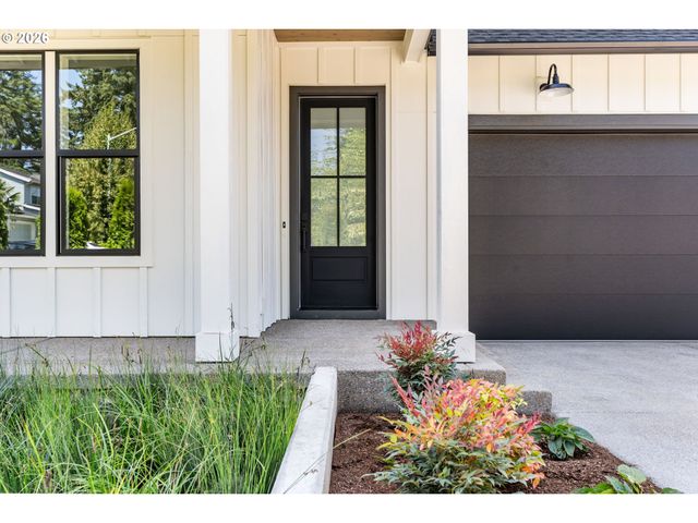 8014 Sw SPRUCE St, Portland, OR 97223