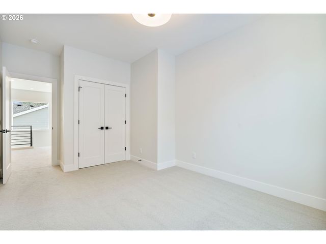 8014 Sw SPRUCE St, Portland, OR 97223