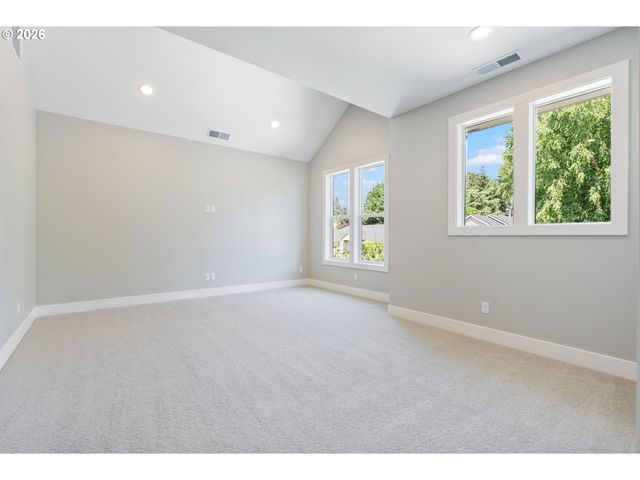8014 Sw SPRUCE St, Portland, OR 97223