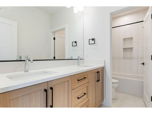 8014 Sw SPRUCE St, Portland, OR 97223