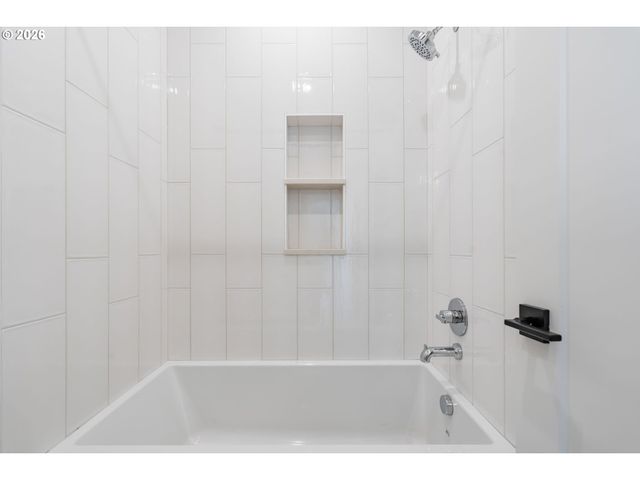 8014 Sw SPRUCE St, Portland, OR 97223