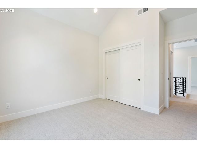 8014 Sw SPRUCE St, Portland, OR 97223