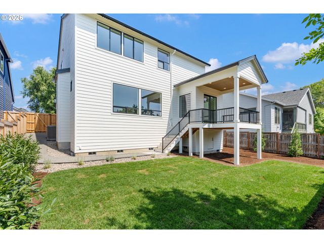 8014 Sw SPRUCE St, Portland, OR 97223