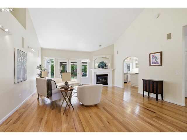 3364 SAINT THOMAS St, Eugene, OR 97408