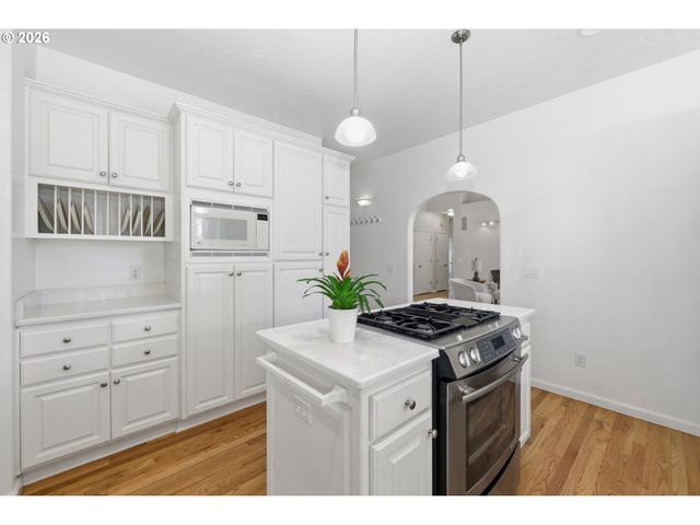 3364 SAINT THOMAS St, Eugene, OR 97408