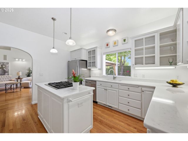 3364 SAINT THOMAS St, Eugene, OR 97408