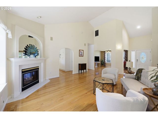 3364 SAINT THOMAS St, Eugene, OR 97408