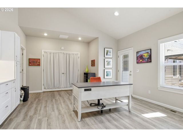 3364 SAINT THOMAS St, Eugene, OR 97408