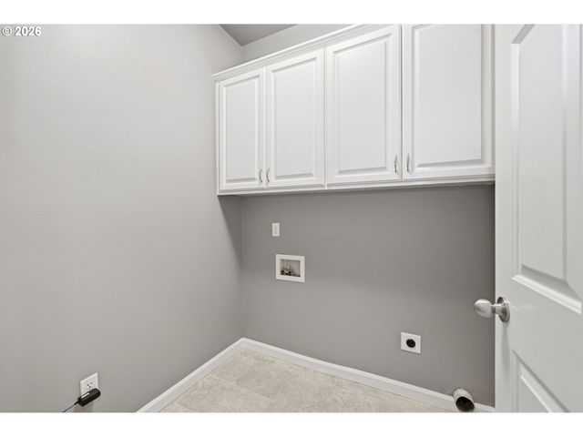 3364 SAINT THOMAS St, Eugene, OR 97408