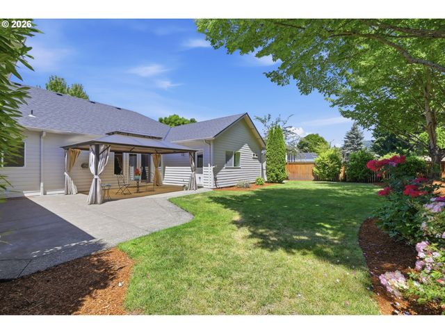 3364 SAINT THOMAS St, Eugene, OR 97408