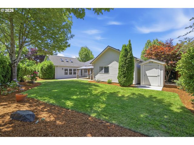 3364 SAINT THOMAS St, Eugene, OR 97408