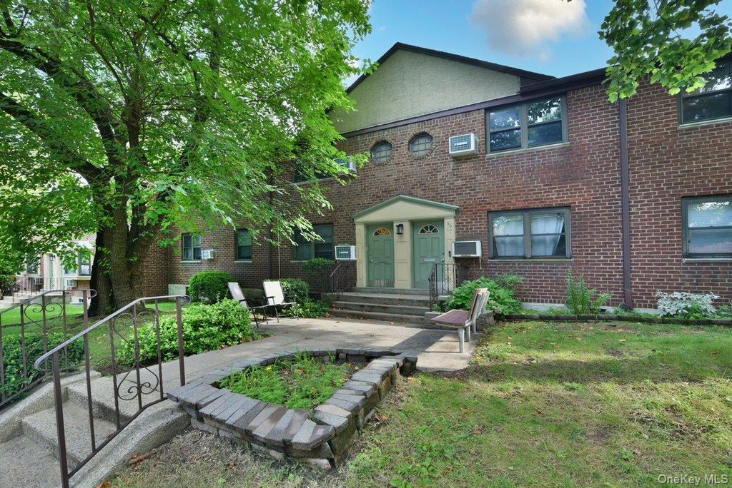 56-15 244 Street Upper, Douglaston, NY 11362 — exterior