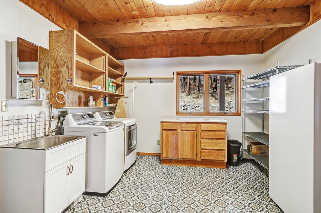 Image 44 of property listing at 831 Sulphur Creek Road, Jemez Springs, NM 87025