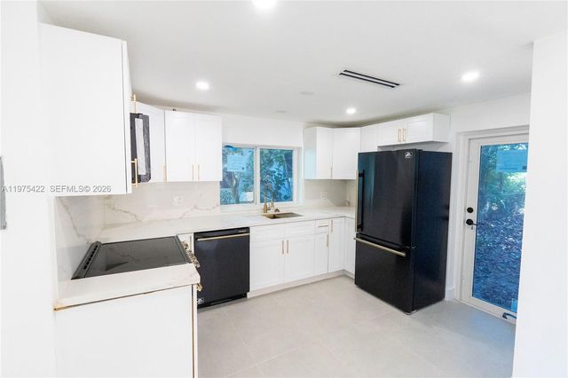 905 Tangier St, Coral Gables, FL 33134