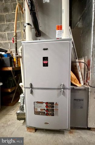 812-KINROSS KINROSS AVE, York, PA 17402