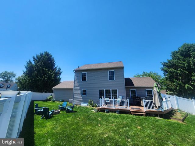 812-KINROSS KINROSS AVE, York, PA 17402