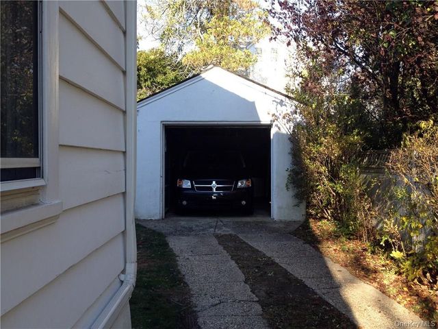 80 Edgewood Avenue, Larchmont, NY 10538