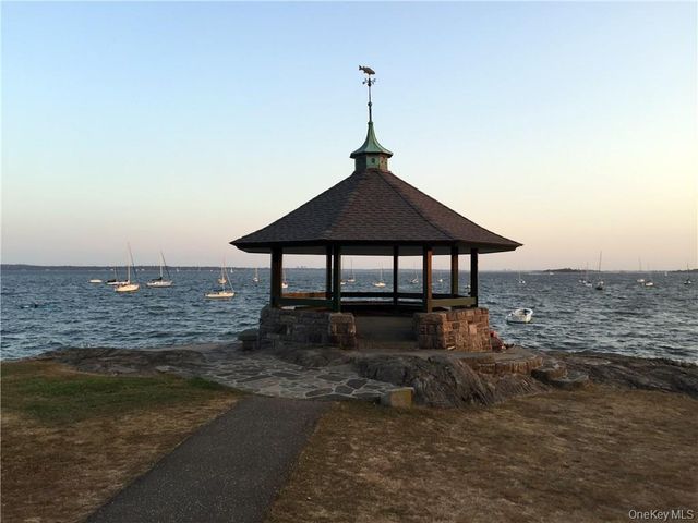 80 Edgewood Avenue, Larchmont, NY 10538