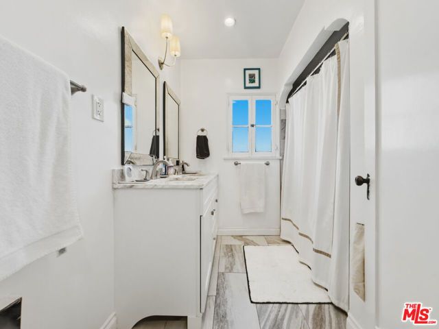 934 N Harper Avenue, West Hollywood, CA 90046