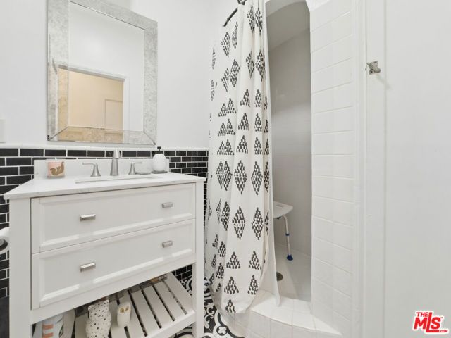 934 N Harper Avenue, West Hollywood, CA 90046