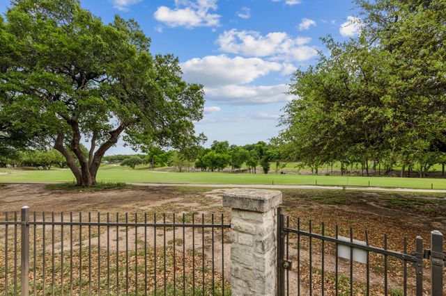 4033 Sable Oaks DR, Round Rock, TX 78664