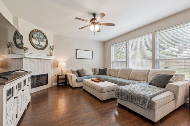 4033 Sable Oaks DR, Round Rock, TX 78664